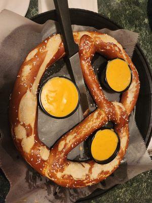 big pretzel with cheese