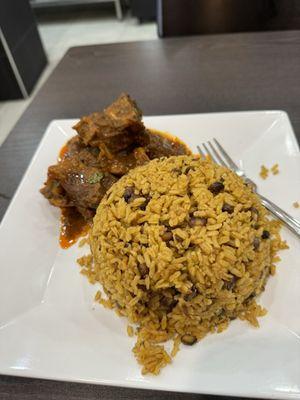 Rice and gandules. With goat meat