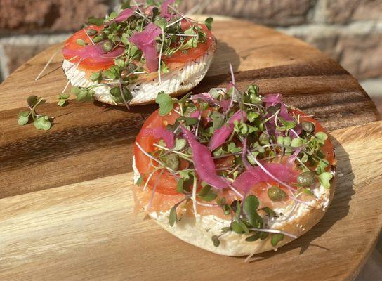 Lox bagel