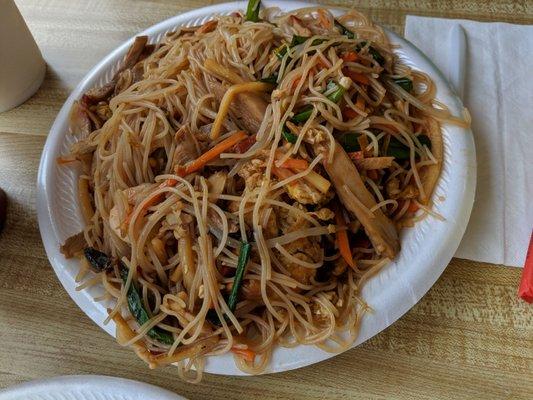 Stir fried rice noodle Taiwanese style.