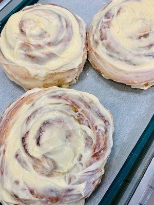 1lb Cinnamon Rolls