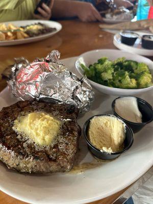 10 oz Sirloin Steak with Baked Sweet Potato & Broccoli