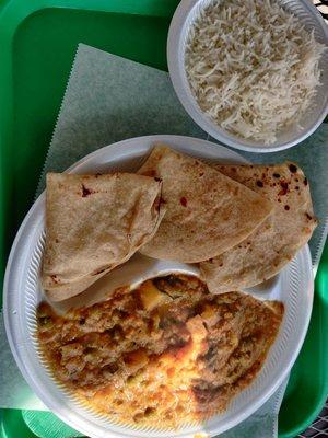 3 Pieces Roti with Veg Curry & Rice