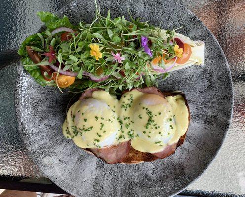 Eggs Benedict