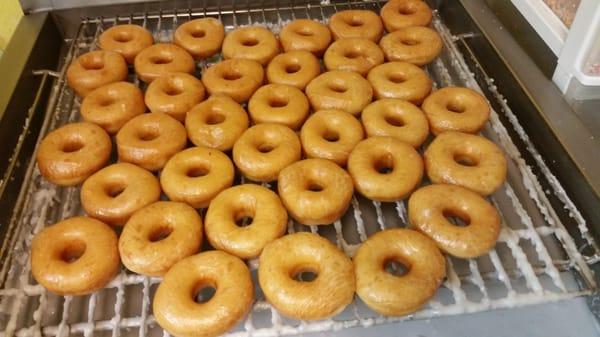 Fresh&hot Glaze donuts