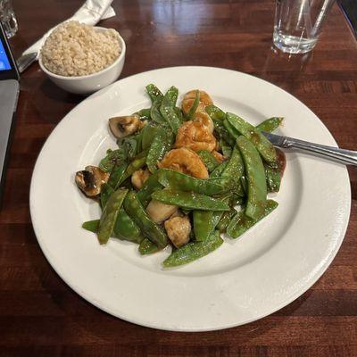 Shrimp with scallops and Snow peas with a side of brown rice. Simple perfection.