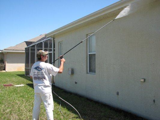 We wash mobile homes!