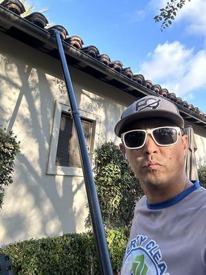 Gutter cleaning with the sky vacuum in Woodbury