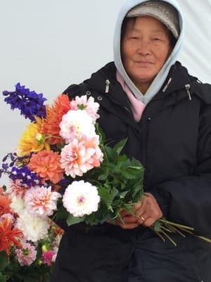 Nice flower vendor lady who was kind enough to allow me to take her picture. As you can see, the flowers are also beautiful.