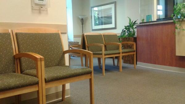 Waiting area not full in the mornings (: