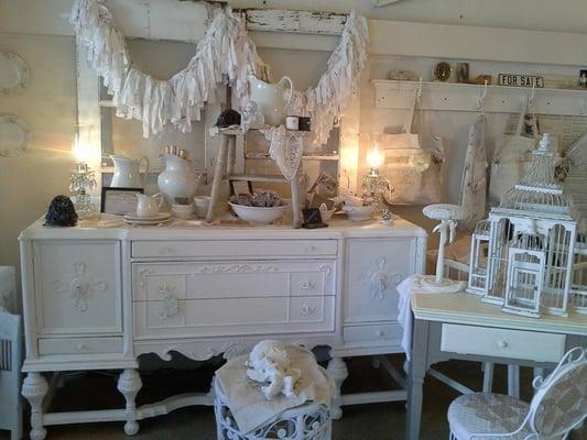 shabby chic, inside Ruffles n Raspberries