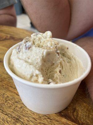 Butter pecan- medium 2 scoop