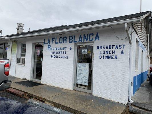 La Flor Blanca exterior