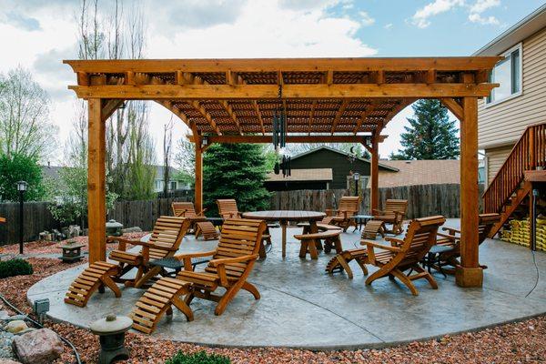 Let Ross Construction help with your pergola, fence, deck, patio, pole barn, finishing a basement, remodeling, or building your dream home.