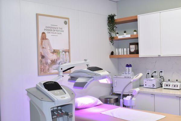 Facial + LED treatment room