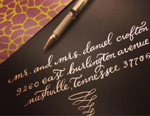 Trendy versatile script with a silver gel pen