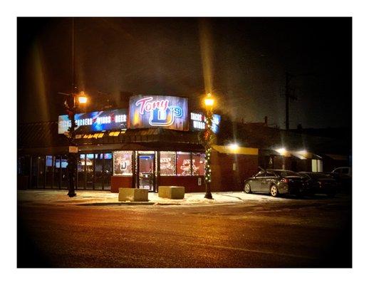 Tony D's. W Belmont Ave, Elmwood Park, IL  Corner Neighborhood Sport Bar. Beers Drinks Great Food Jukebox Slots Sport TVs. Cool!