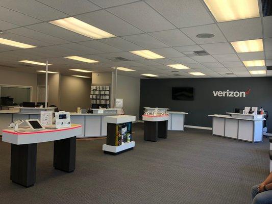 Verizon Authorized Retailer - Wireless World