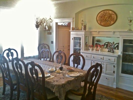 Inviting breakfast nook