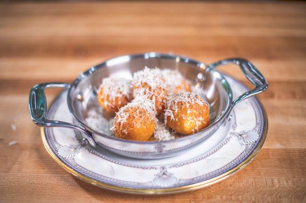 Cacio e Pepe Beignets

Parmigiano, black pepper, calabrian honey