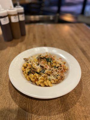 Cajun chicken cavatappi