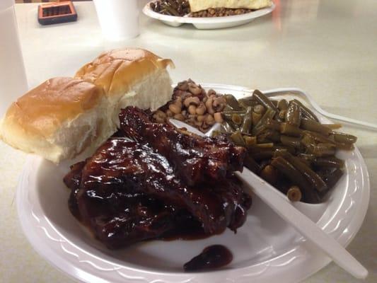 BBQ Ribs, black eyed peas & green beans.