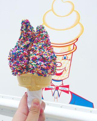 Double scoop with rainbow sprinkles ($3.50)