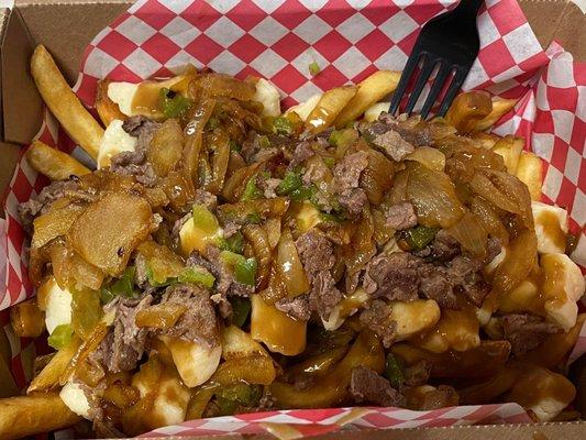 Philly cheesesteak poutine