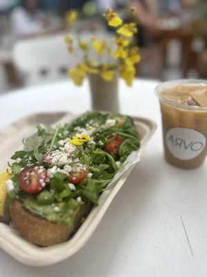 Breaky avo toast & latte