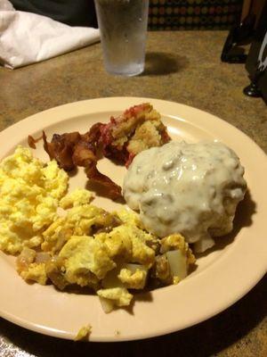 Brunch in Sunday.   Nice variety with French Toast, scrambled eggs, biscuits and gravy, fried chicken. Good meal for a first visit to GB.