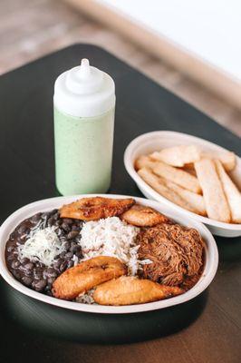 The Venezuelan bowl with yucca fries.