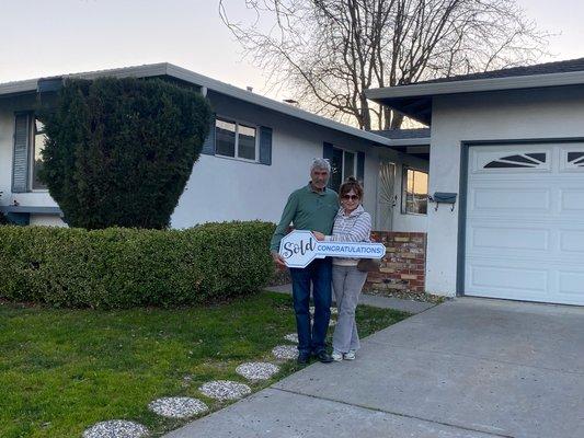 Another new happy homeowners!