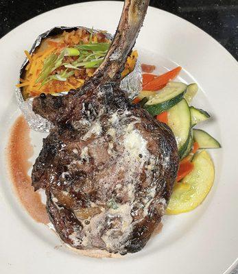 16oz Deluxe Texas Rib-eye steak.

Paired with vegetables and a choice of baked potato, mashed potato, or fries.