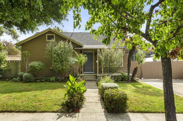 New Listing - 952 S. Ash Ave, Inglewood. Charming 2 bed/1 bath/ 8,971 s.f. Lot