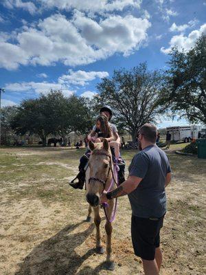 4 H girls from the ranch