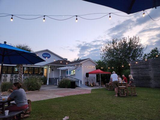 Barcos garden with band stands and tables