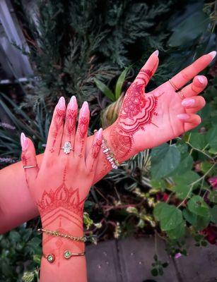 Okay so my girl Santoshi really made my henna dreams come true!!