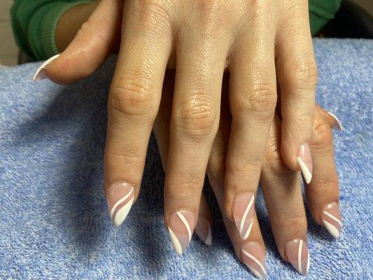 Stiletto tips with a design