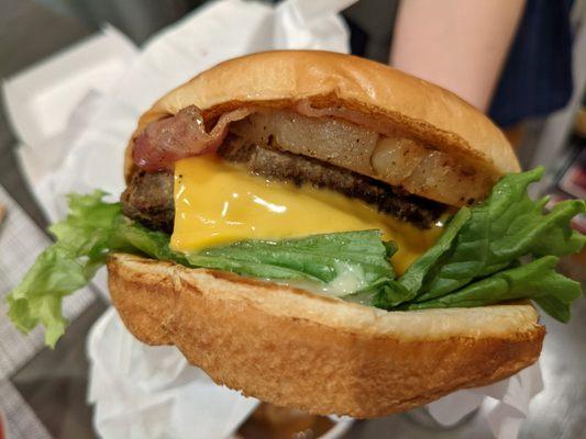 Hawaiian Yum burger. Oniony flavorful patty and tangy pineapple are the key flavors. A regular favorite for me.