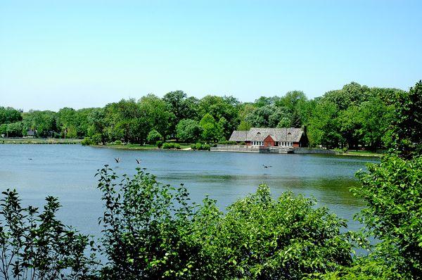 Glen Ellyn's Majestic Lake Ellyn!