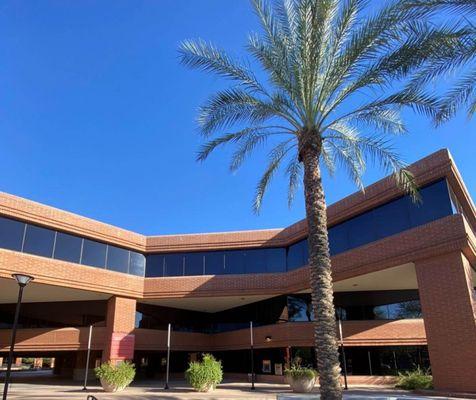 External image of First Interstate Bank in Scottsdale, Arizona.