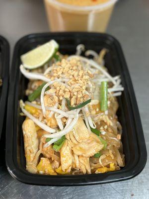 Chicken pad thai