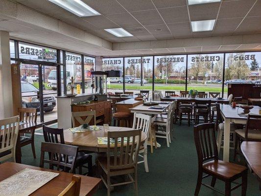 Large selection in a bright, inviting showroom