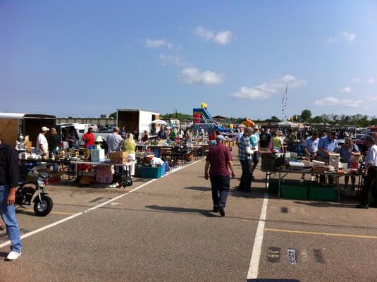 The "meat and potatoes" of a flea market:  Outside vendors... and plenty of them.