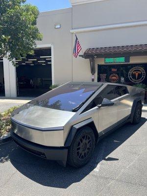 Tesla truck