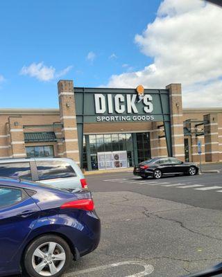 DICK'S Sporting Goods