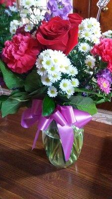 These are the flowers that were delivered, completely incorrect and definitely not fresh!