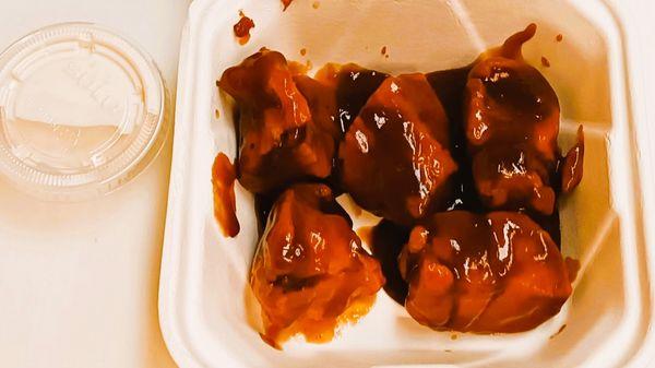 Boneless wings w/ Honey BBQ Sauce