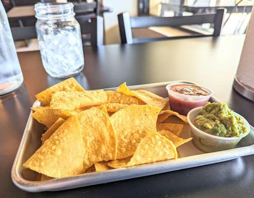 Lunch chips & salsa + guac