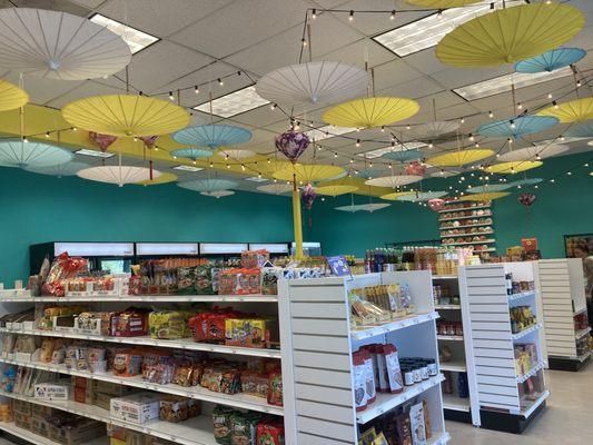 Main grocery shelves